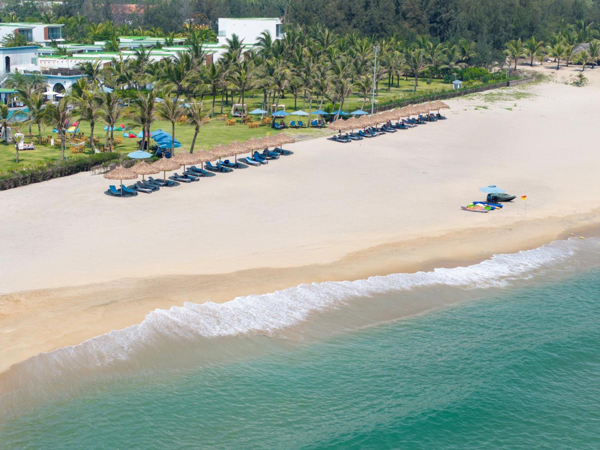Wyndham Hoi An Royal Beachfront Resort & Villas Exterior foto