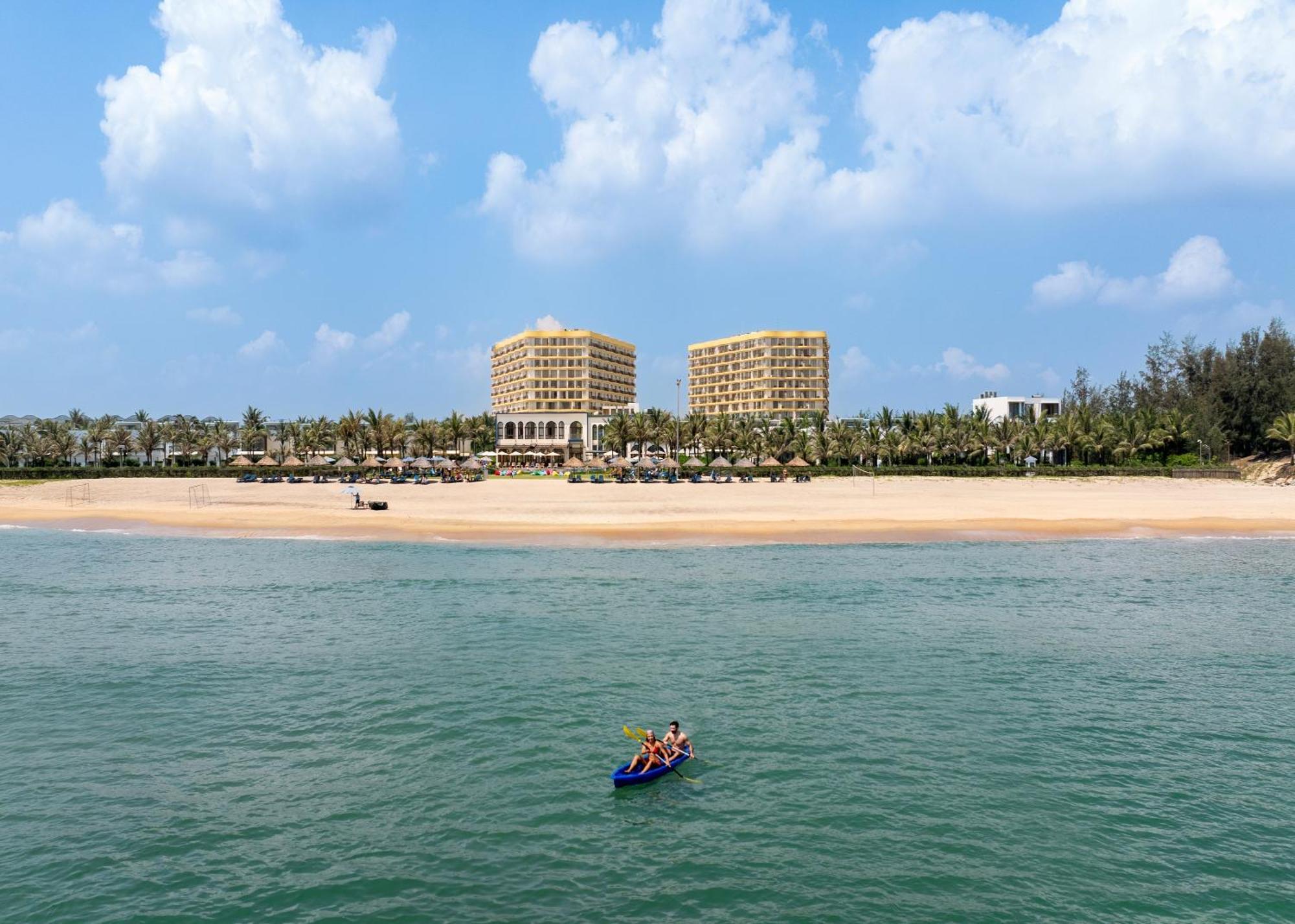 Wyndham Hoi An Royal Beachfront Resort & Villas Exterior foto